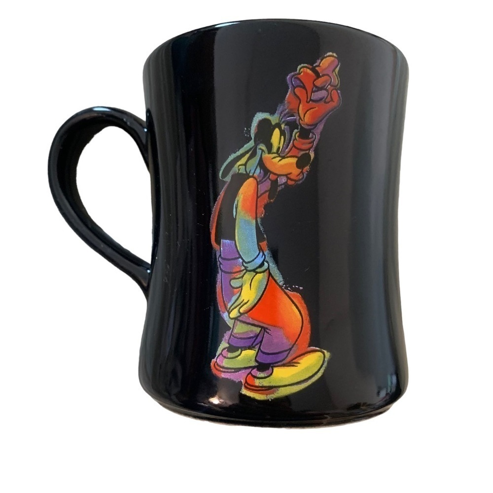 Disney Goofy colorful coffee cup